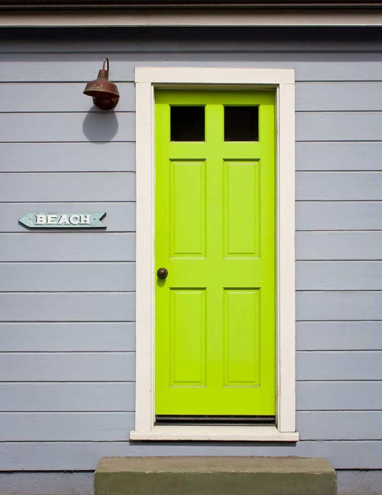 17 Green Front Door Ideas to Bring Harmony to Your Home with Pictures