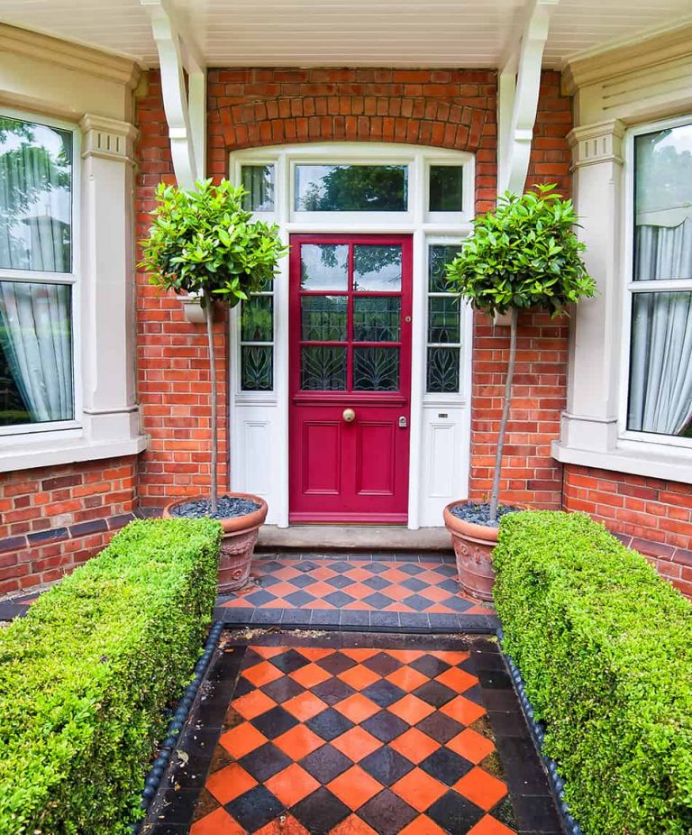 25 Red Front Door Ideas to Make an Ultra Dynamic Entrance - Homenish