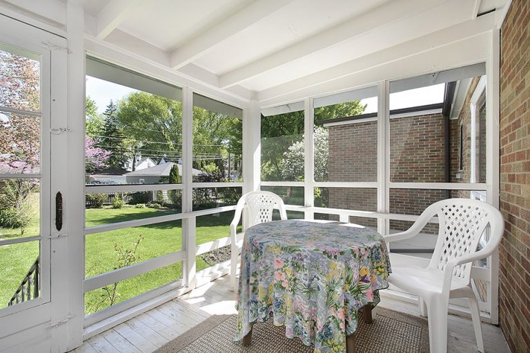 36 Enclosed and Screened-In Porch Ideas For Inspiration - Homenish