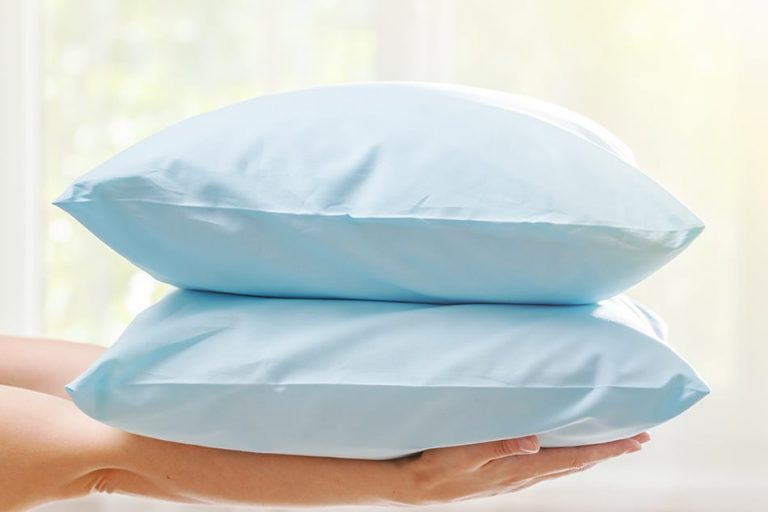 how-often-should-you-be-changing-your-pillowcase