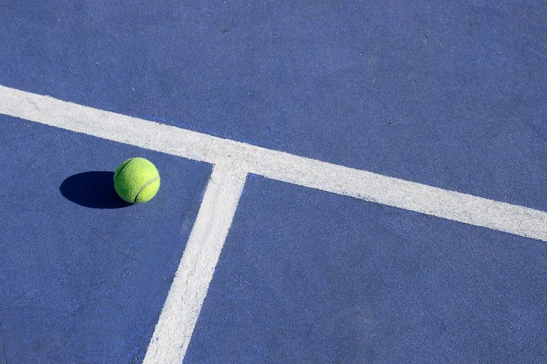 Guide to Dimensions of a Tennis Court - Homenish