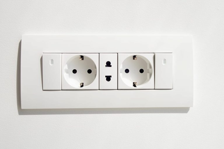 what-color-switch-plates-and-outlets-for-white-walls-homenish