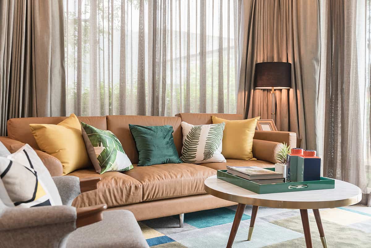 What Color Curtains Go with Brown Sofa [16 Pleasing Options] - Homenish