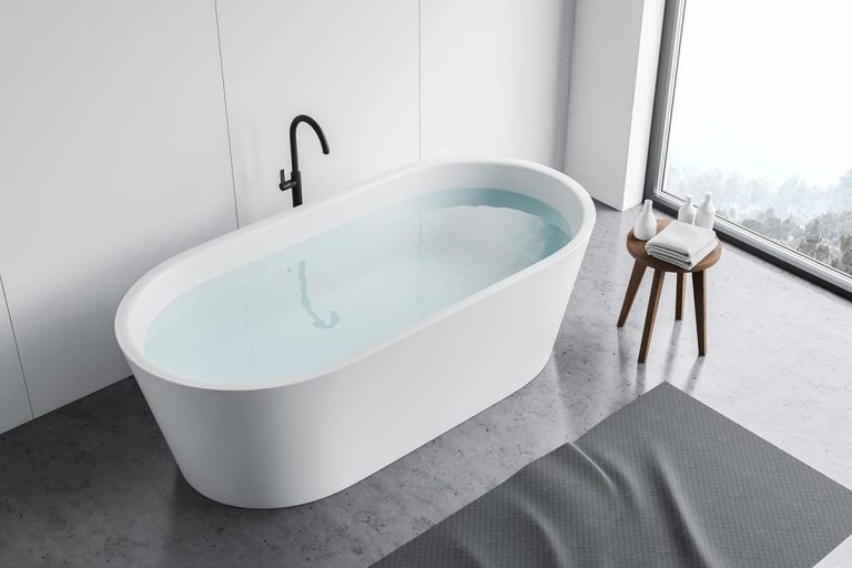 how-much-water-does-a-bathtub-hold-homenish