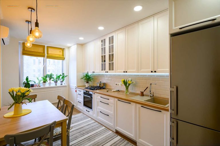 Mustard Yellow Decoration In The Kitchen 768x511 
