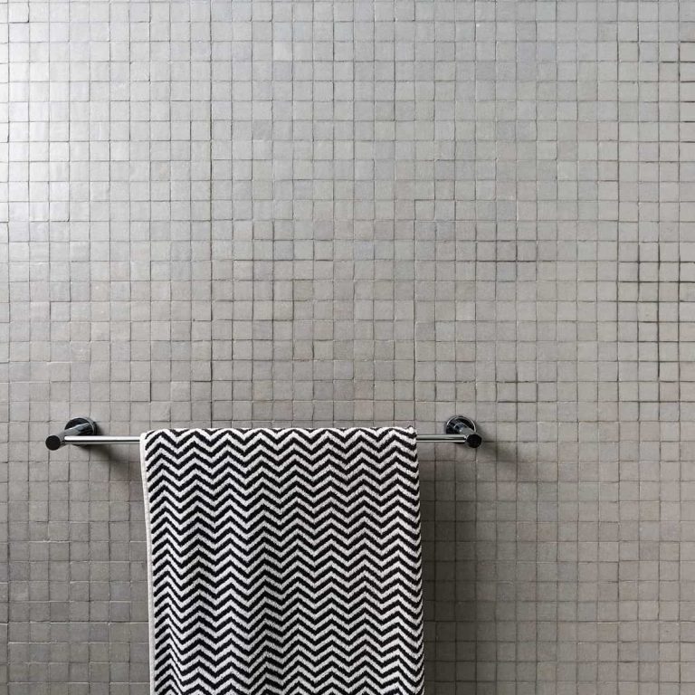 What Color Towels for a Gray Bathroom [9 Great Choices] Homenish