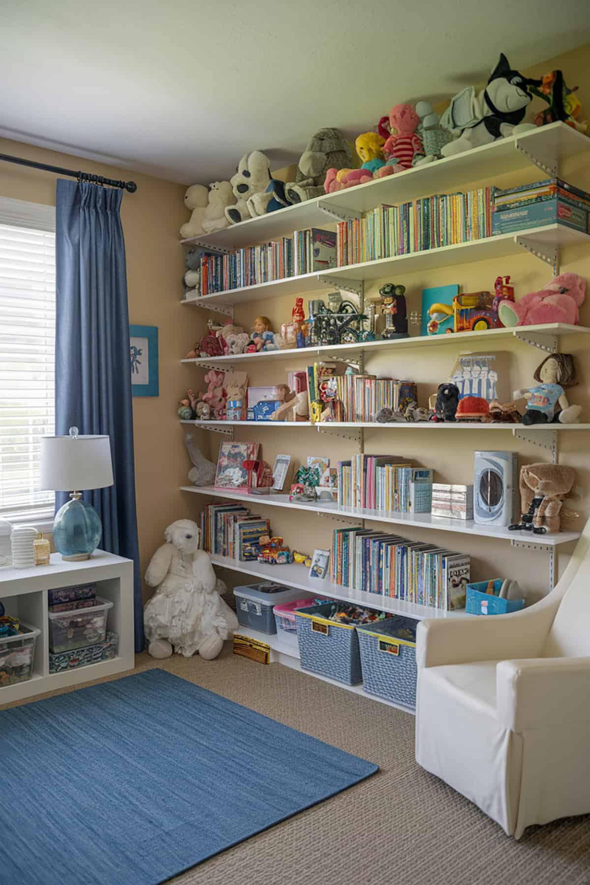 Bookshelves In Kids’ Rooms With Toy Storage