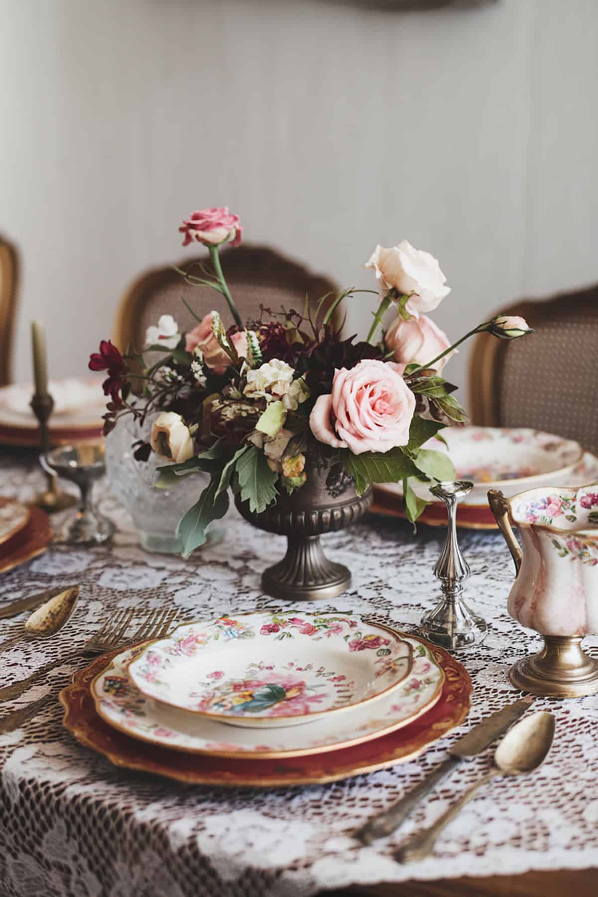 Vintage Valentine’s Day Table